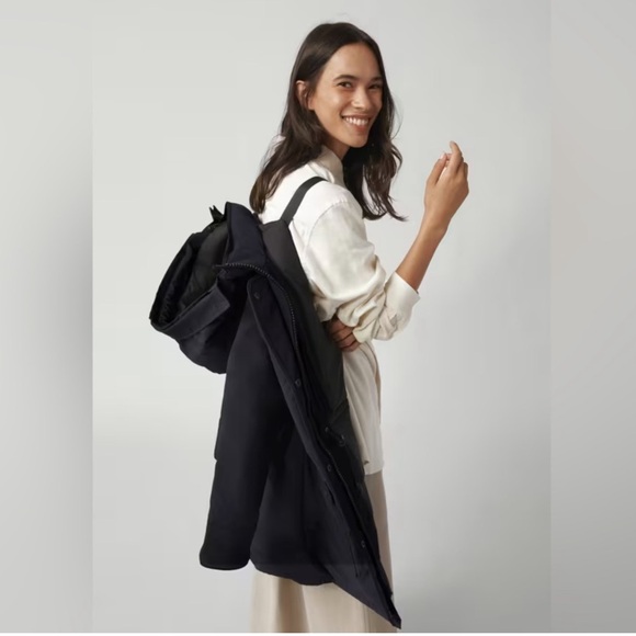 Canada Goose Coat Removable Coyote Fur - Picture 9 of 16